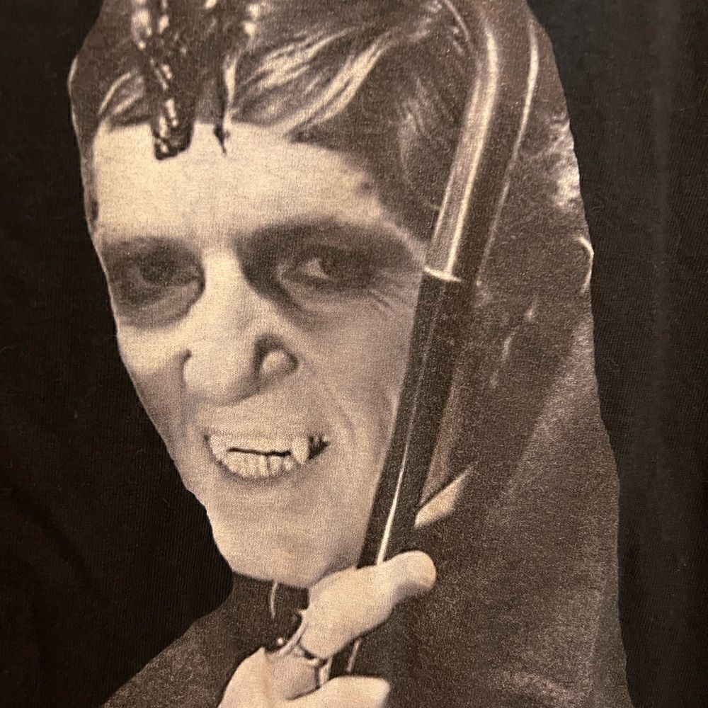 Dark Shadows Barnabus Collins men’s/unisex T-shirt. Size XL. - Picture 2 of 6